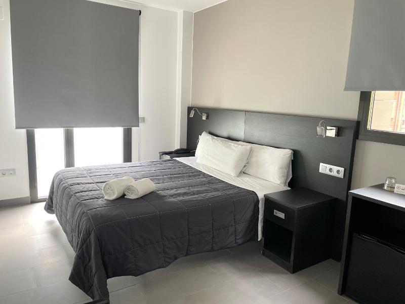 6 Bis Hotel image