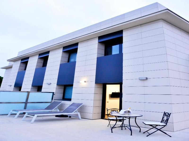 6 Bis Hotel image