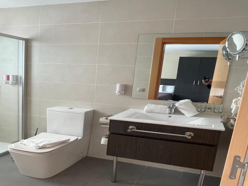 6 Bis Hotel image