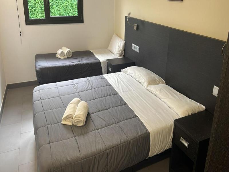 6 Bis Hotel image
