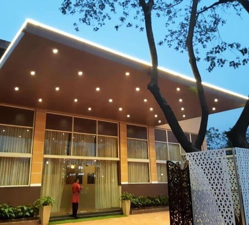 The Grand Neelam Hotel