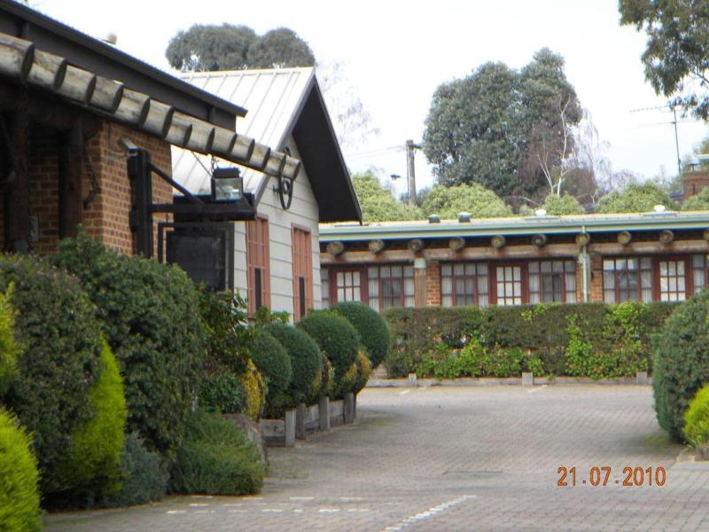 Mahogany Park image