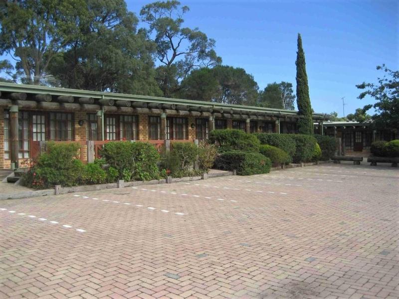 Mahogany Park image