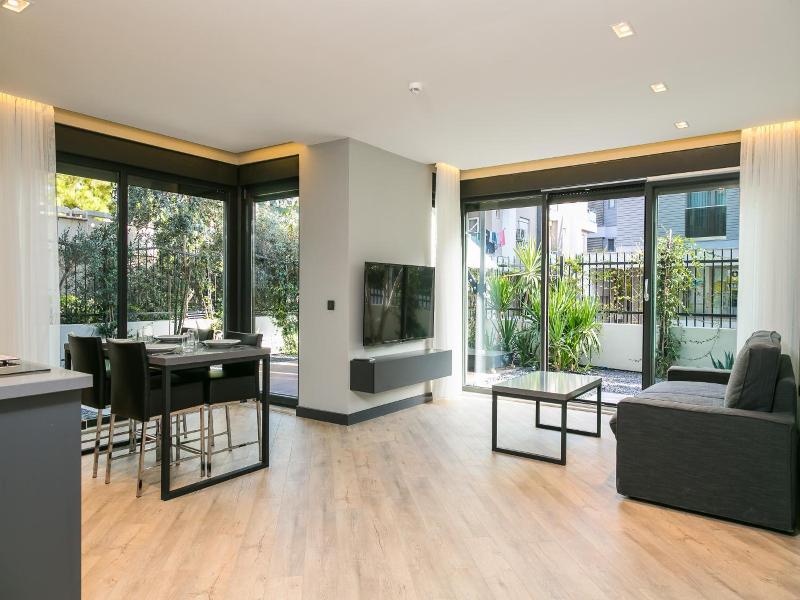 Z Suites image