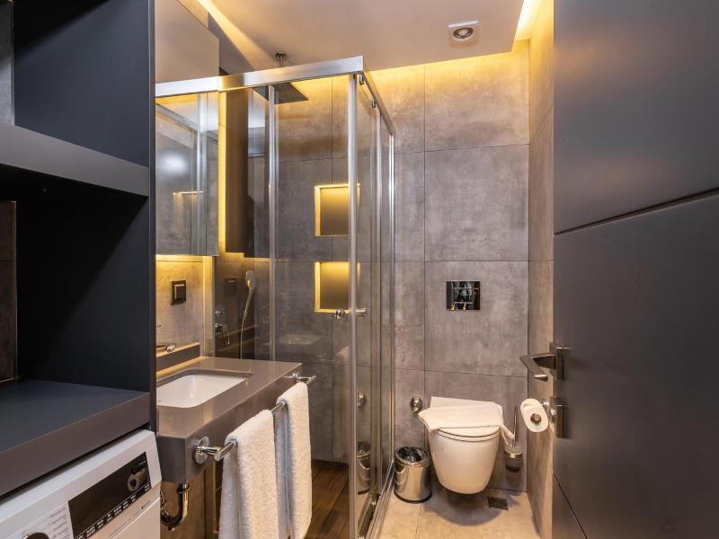 Z Suites image