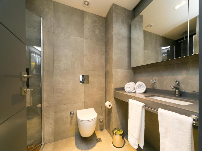Z Suites image