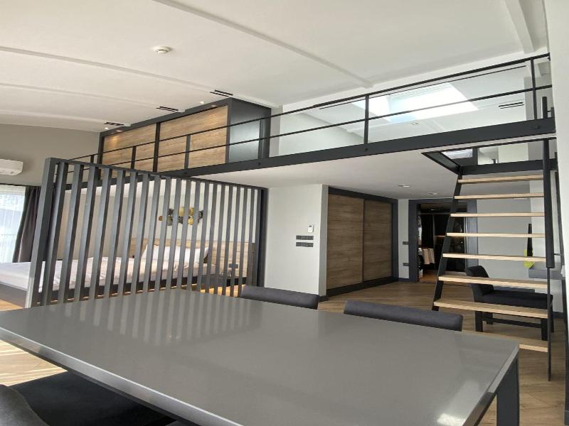 Z Suites image