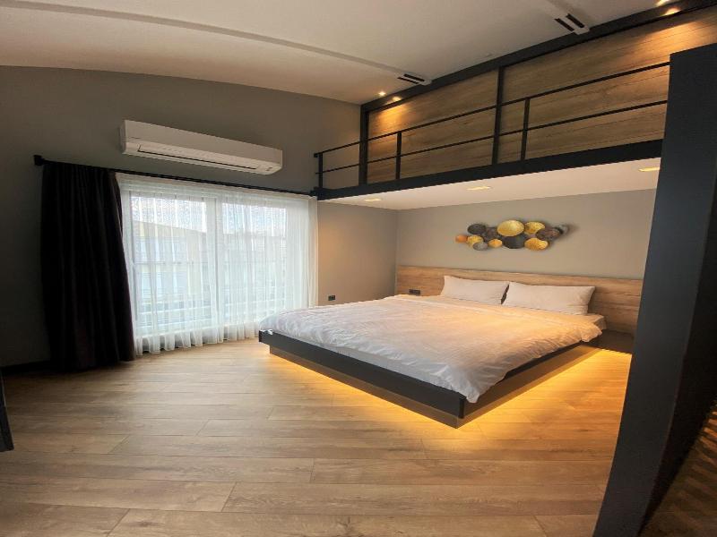 Z Suites image