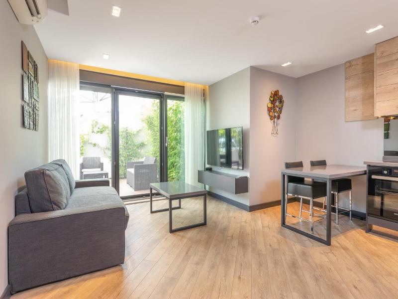 Z Suites image