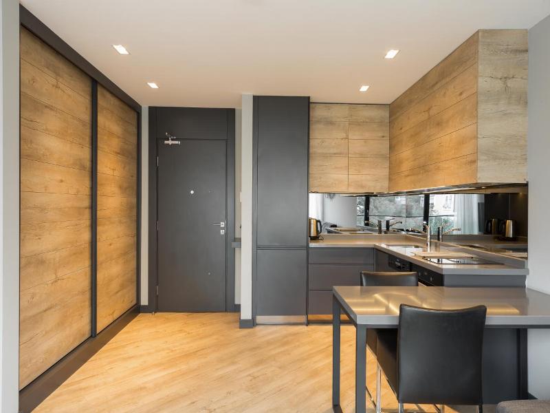 Z Suites image