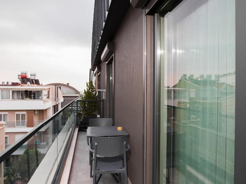 Z Suites image