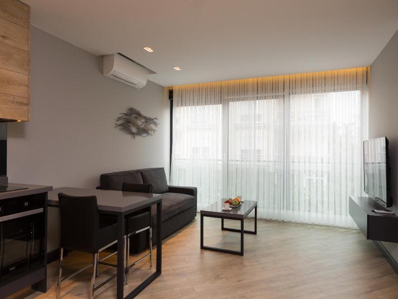 Z Suites image