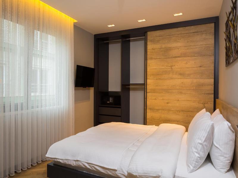 Z Suites image