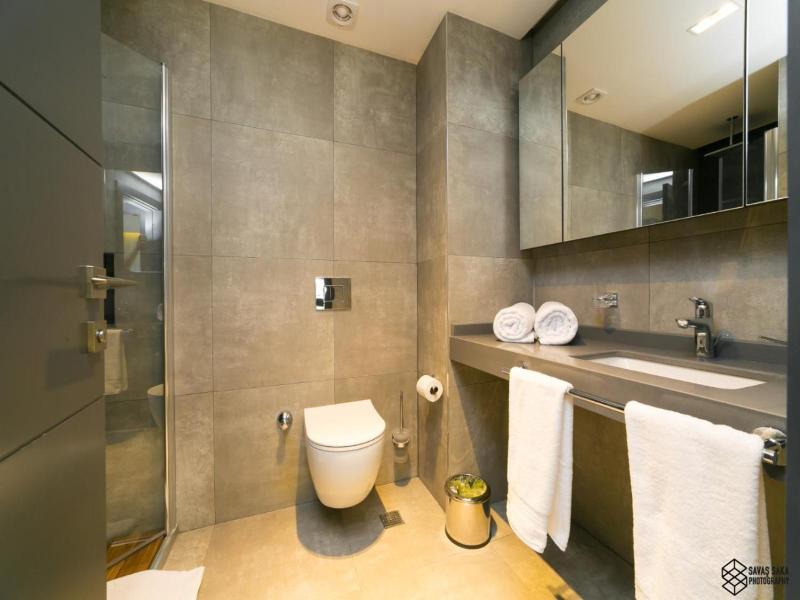 Z Suites image