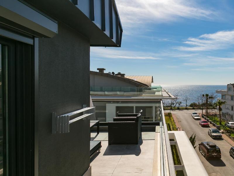 Z Suites image