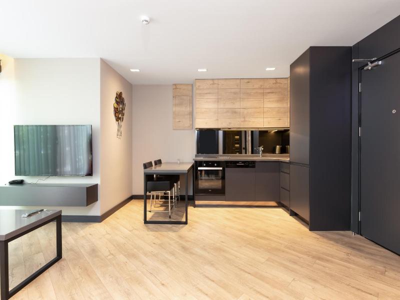 Z Suites image