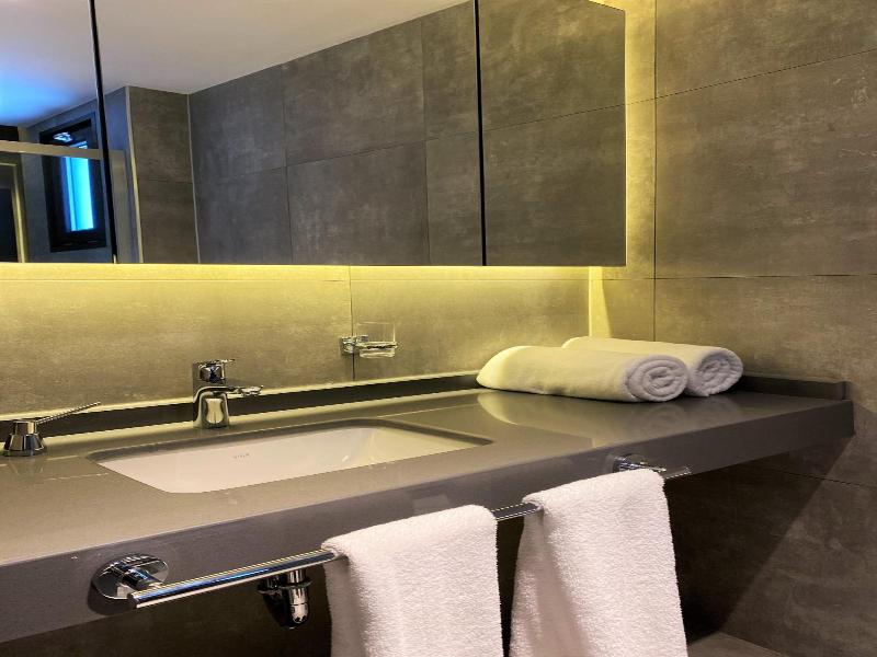 Z Suites image