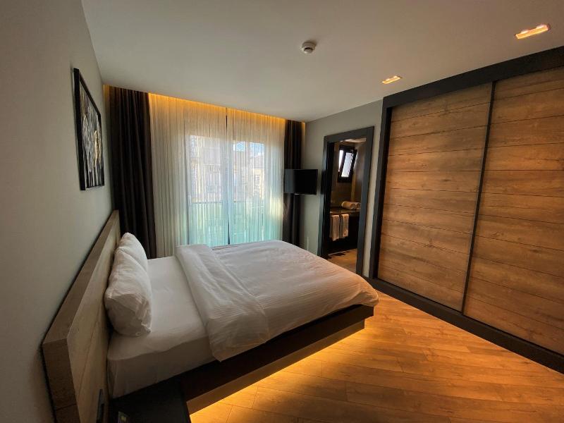 Z Suites image