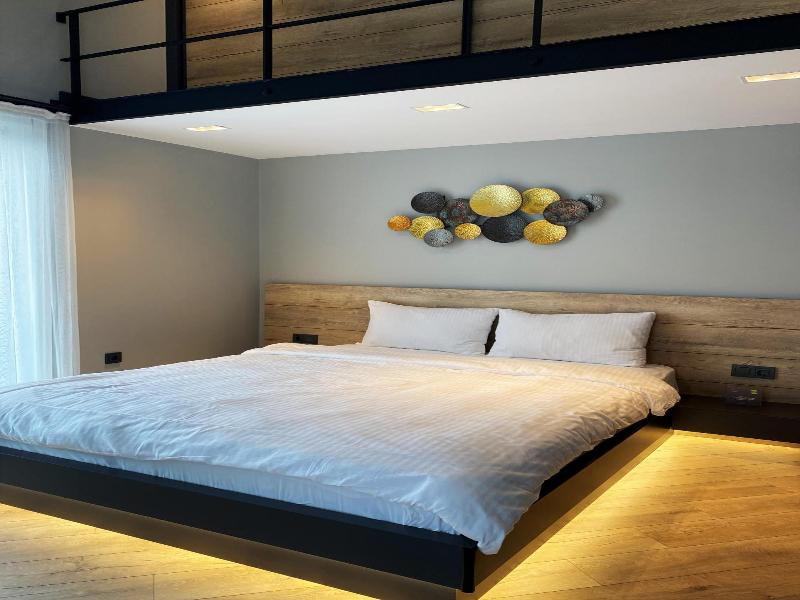 Z Suites image
