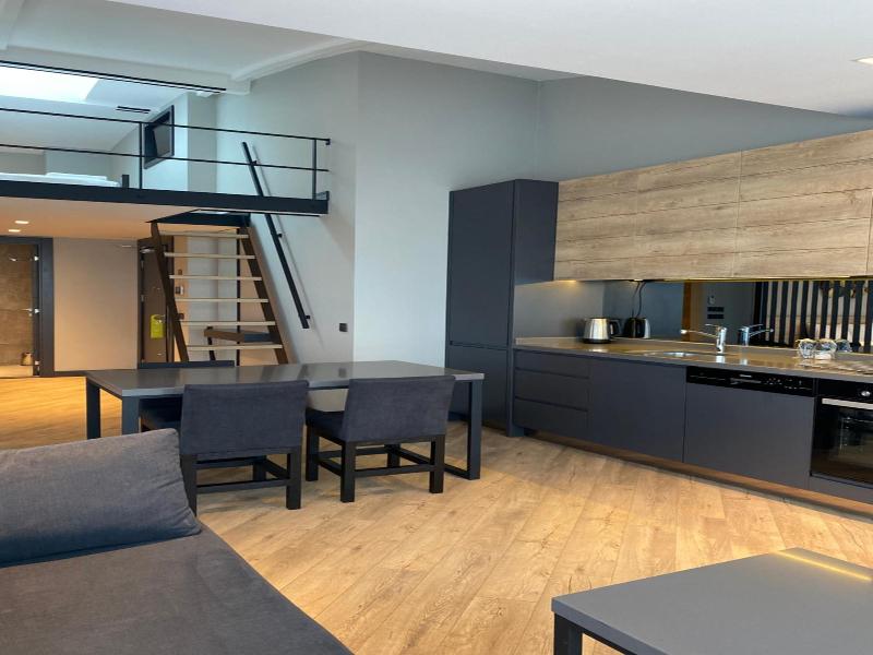 Z Suites image