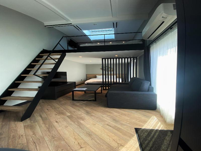 Z Suites image