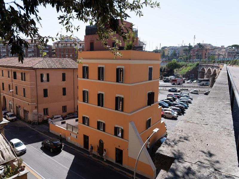Hotel Vm image