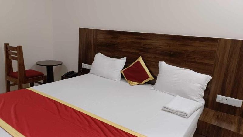 Hotel Harmony Rooms & Banquet image