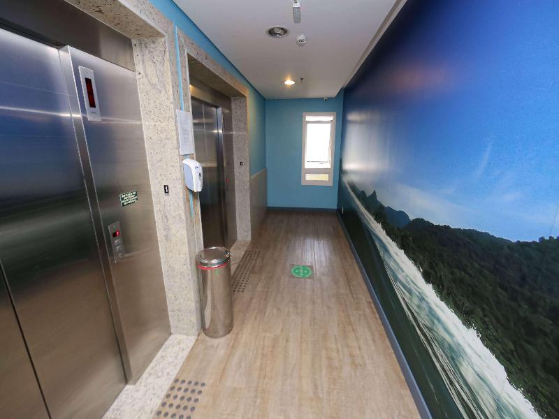 Delphin Surf Hotel image