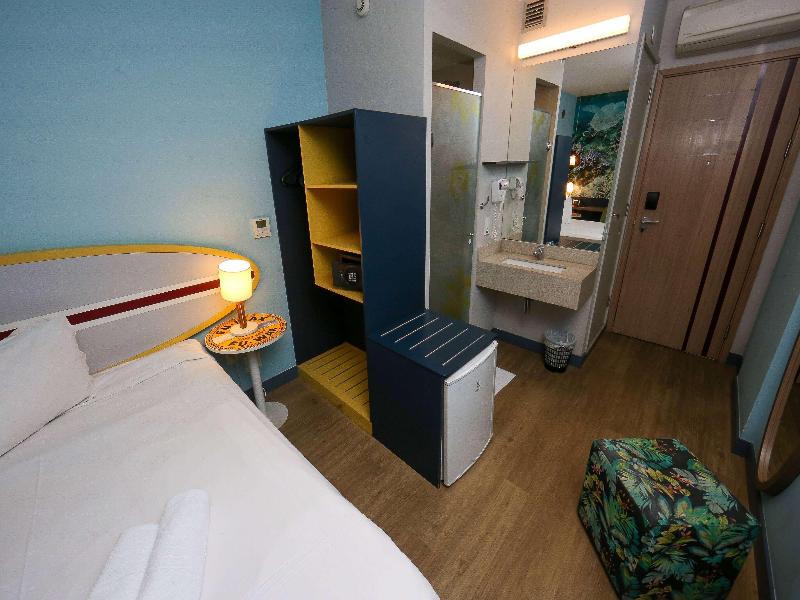 Delphin Surf Hotel image