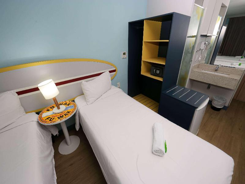 Delphin Surf Hotel image
