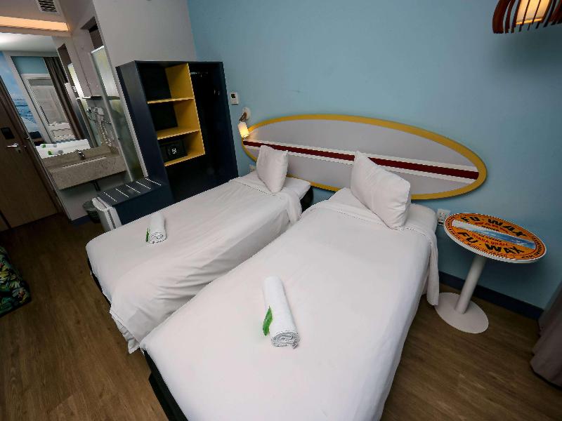 Delphin Surf Hotel image