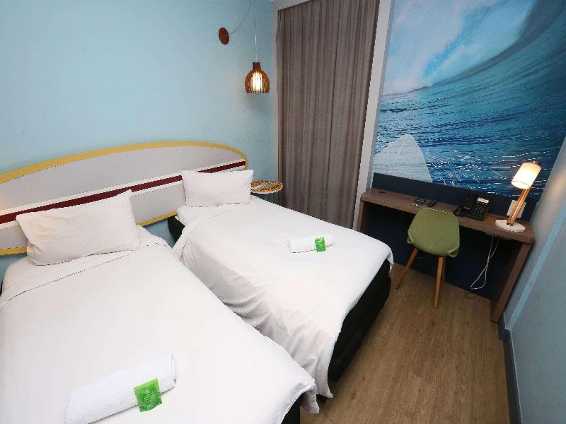 Delphin Surf Hotel image