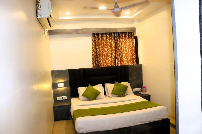 Hotel Vrundavan image