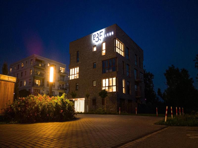 B85 Suites image
