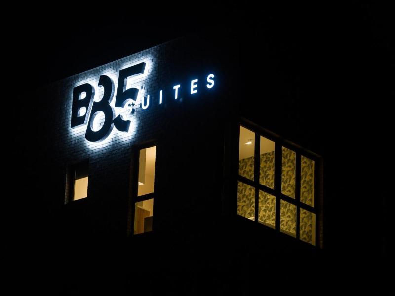 B85 Suites image