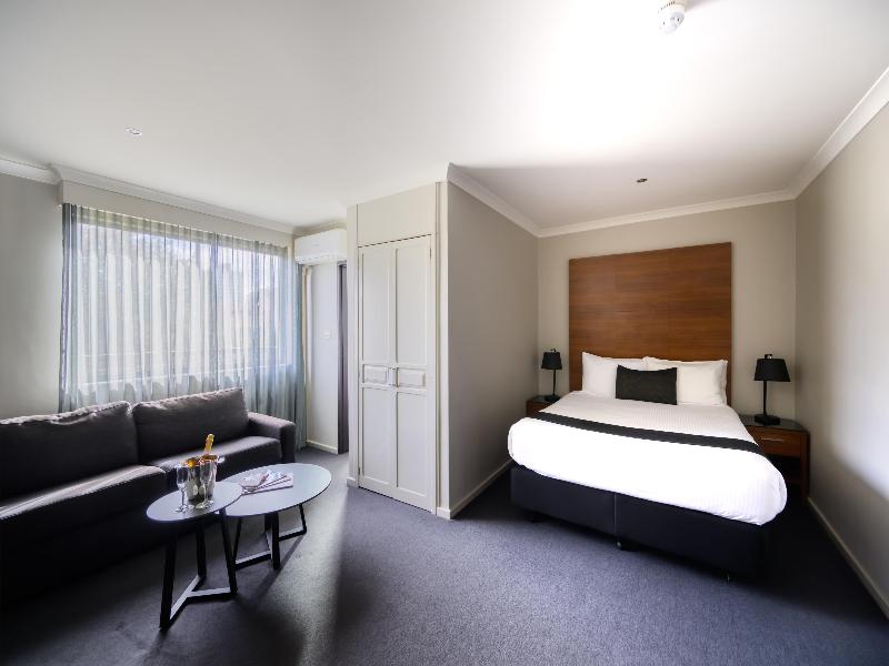 Crest on Barkly Hotel image