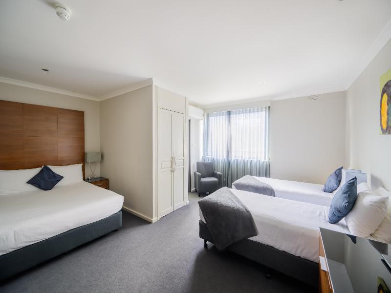 Crest on Barkly Hotel image 10