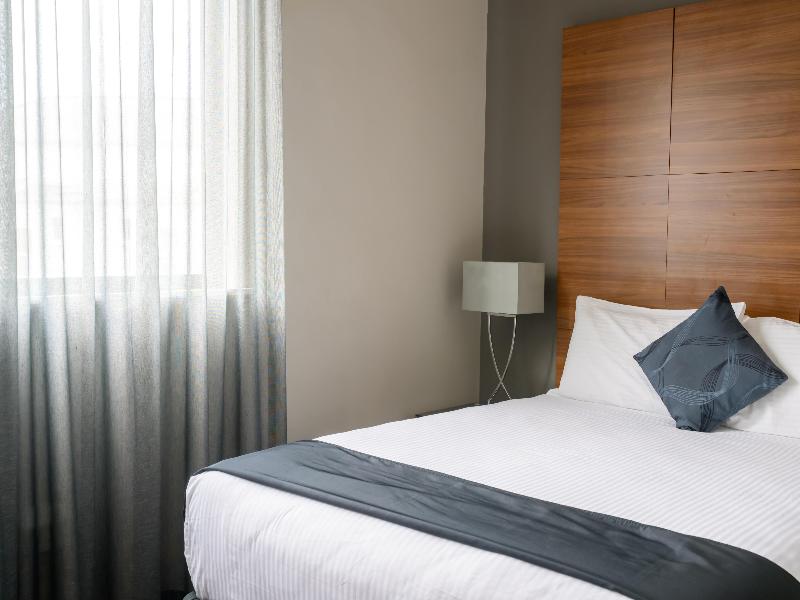 Crest on Barkly Hotel image