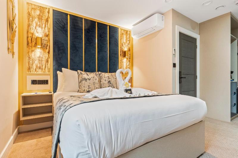 Hotel Holloway image