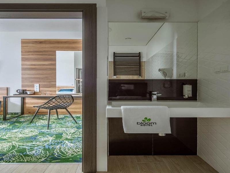 Bloom Hotel Airport Ok Ocie image