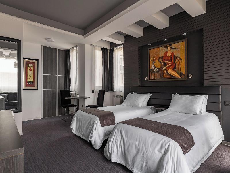 Sienna Apartments image
