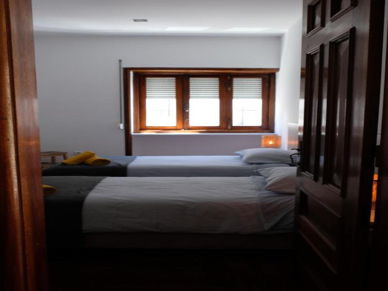 Yellow Inn Aveiro image