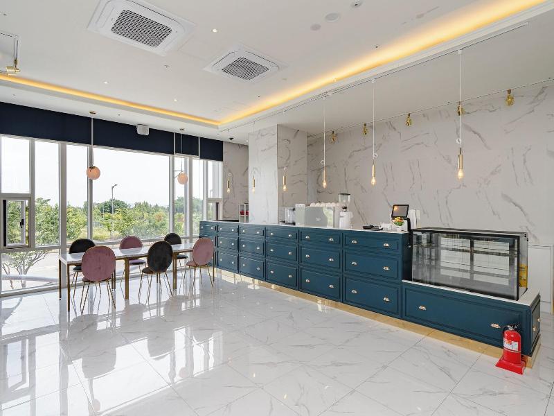 Sr Hotel Yeongjong image