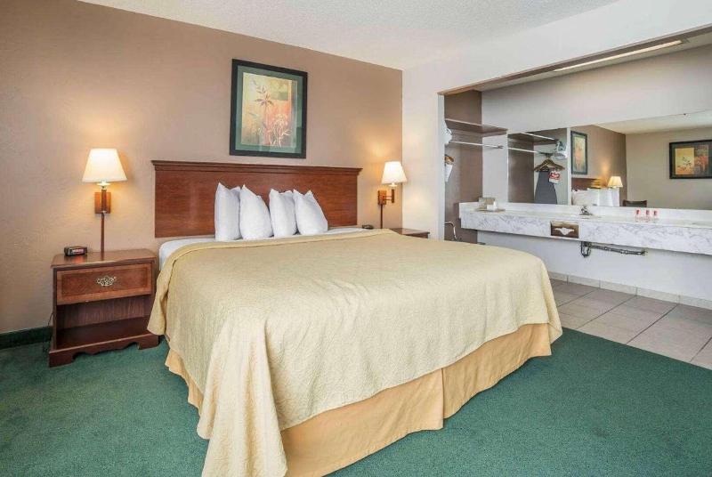 Baymont By Wyndham Great Falls City Center image