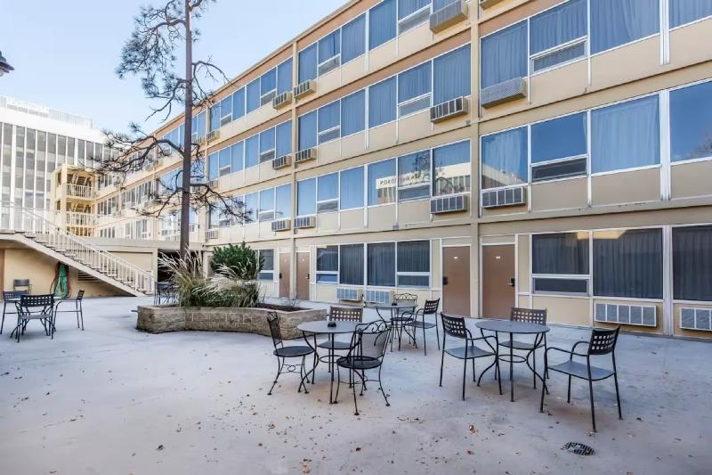 Baymont By Wyndham Great Falls City Center image