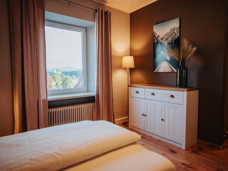 Hotel Leo image