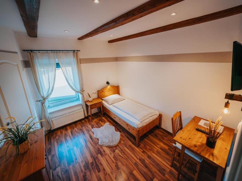 Hotel Leo image
