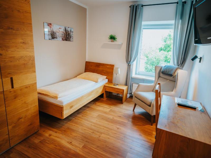 Hotel Leo image
