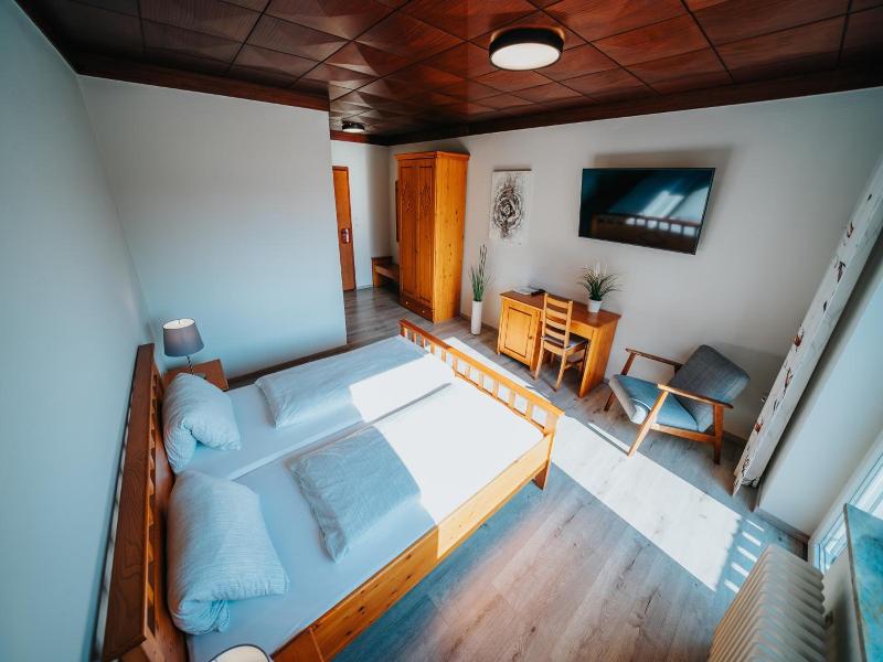 Hotel Leo image