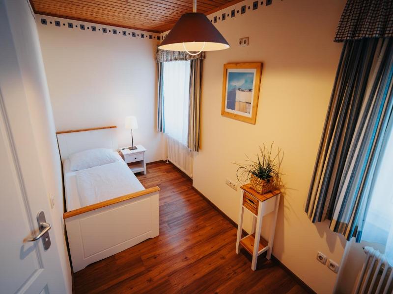 Hotel Leo image